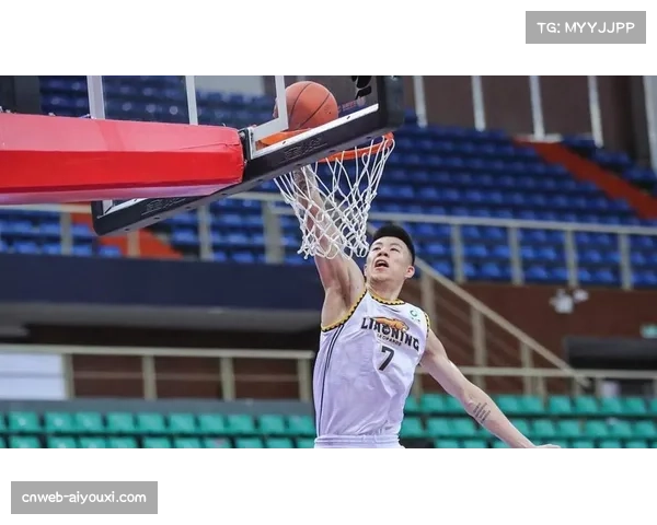 张镇麟14分5抢断防守亮眼 上海锋线抢断能力突出